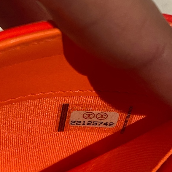 CHANEL Patent Boy Wallet On Chain - Picture 8 of 8